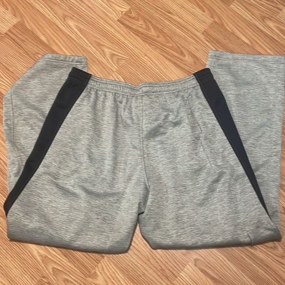 Under Armour Sweatpants XL Gray/black - Picture 4 of 7